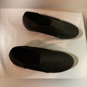 Excellent condition Theatrical tap shoes size 2.